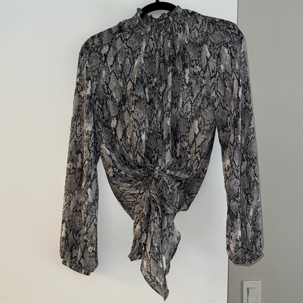 Snake Print Tie-Front Long Sleeve Top - Black & White